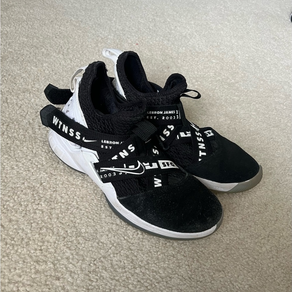 Selling black Lebron Strap basketball shoes size 6 women’s! Color B&W